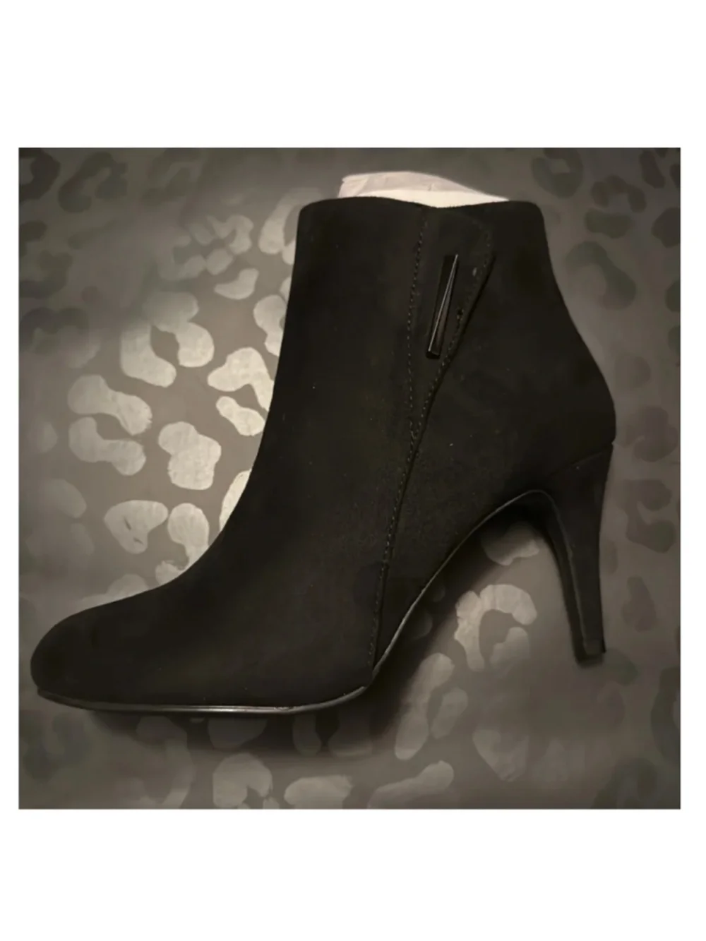 Women's CL by Laundry Black Suede Ankle Booties Size 8.5